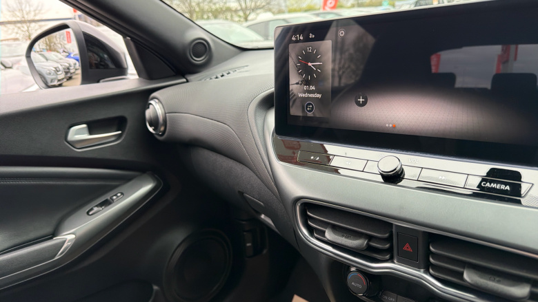 Nissan Juke 1.0 DiG-T N-Connecta 5dr Petrol Hatchback